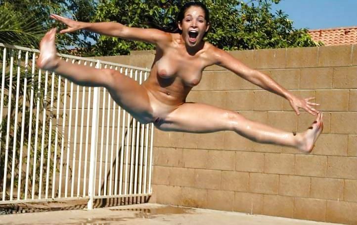 25P Horny girls outdoors & public - Geile Teens im Freien 3