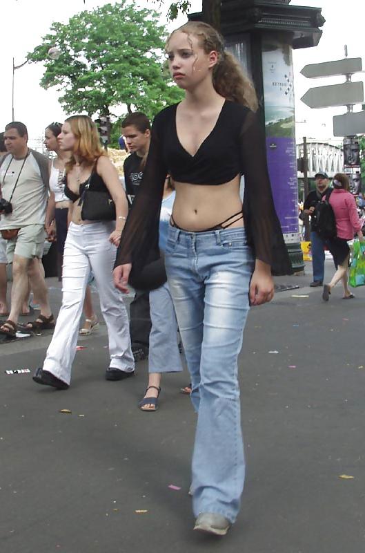 25P Horny girls outdoors & public - Geile Teens im Freien 3