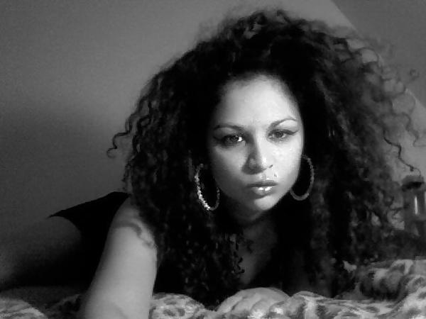 11P Afro hair gipsy queen prostitute hooker