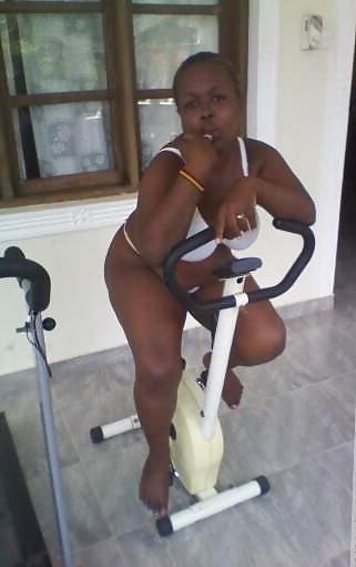 17P NASTY PLUMP AFRICAN WHORE