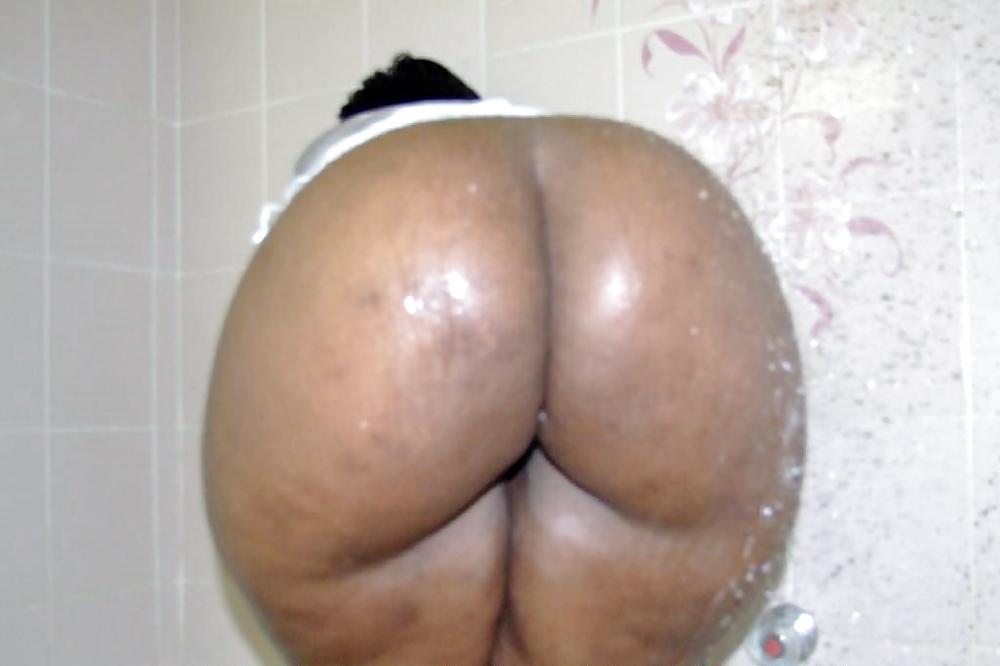 25P Big Booty African MILF