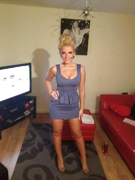 16P Blonde Teenage Dreams All Dressed Up and Ready to Blow