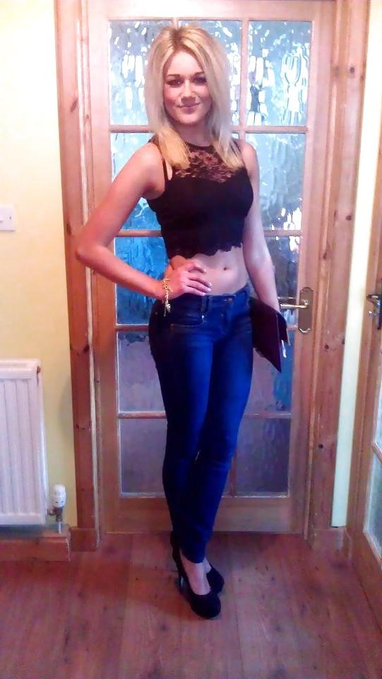 16P Blonde Teenage Dreams All Dressed Up and Ready to Blow