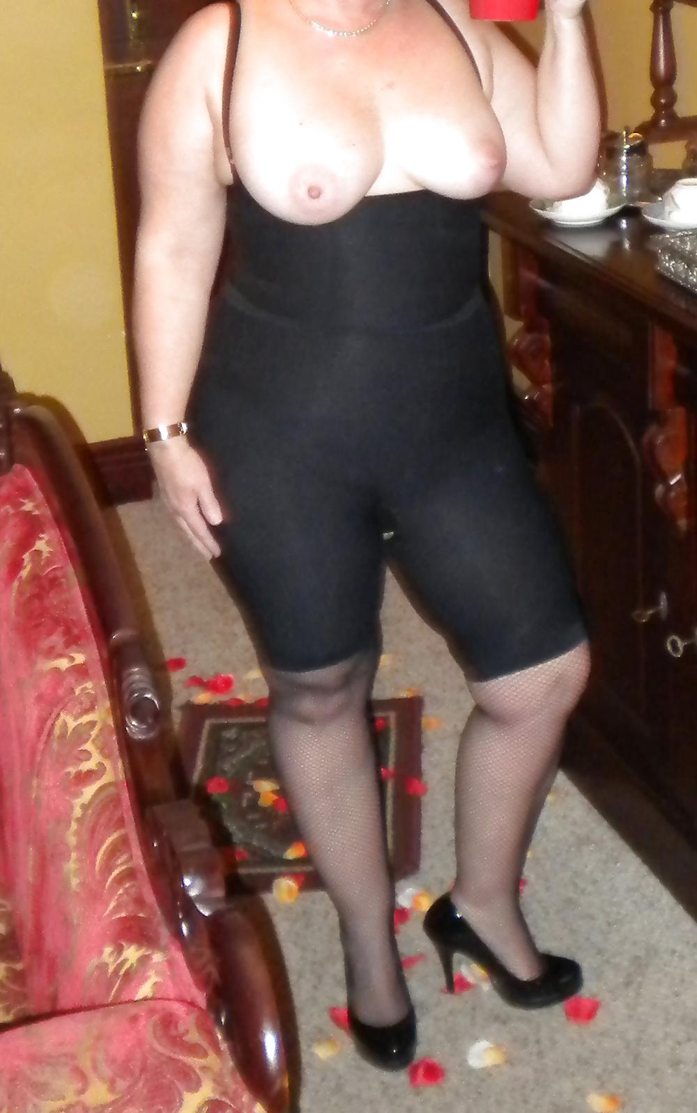 7P South african mature dressed slutty for her date
