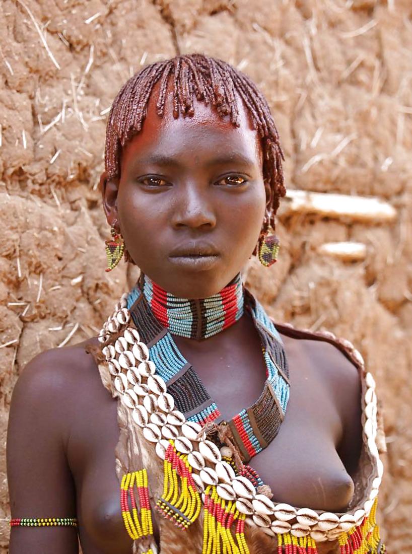 25P AFRICAN GIRLS