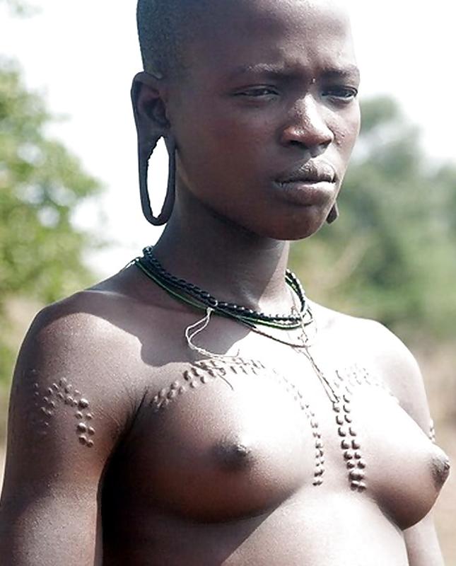 25P AFRICAN GIRLS