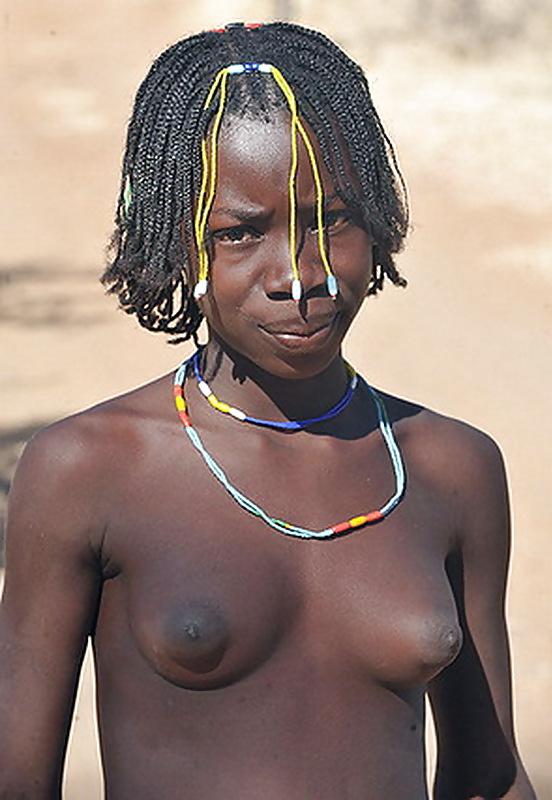 25P AFRICAN GIRLS