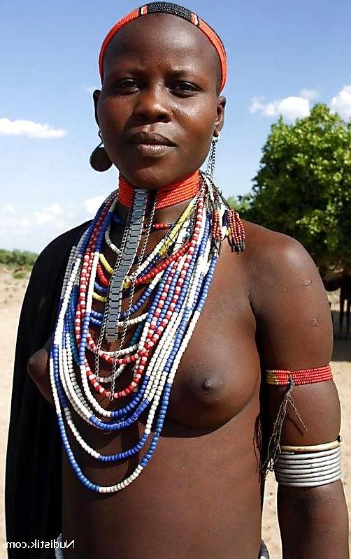 25P AFRICAN GIRLS
