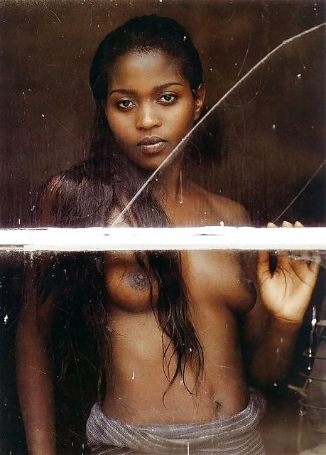 25P AFRICAN GIRLS