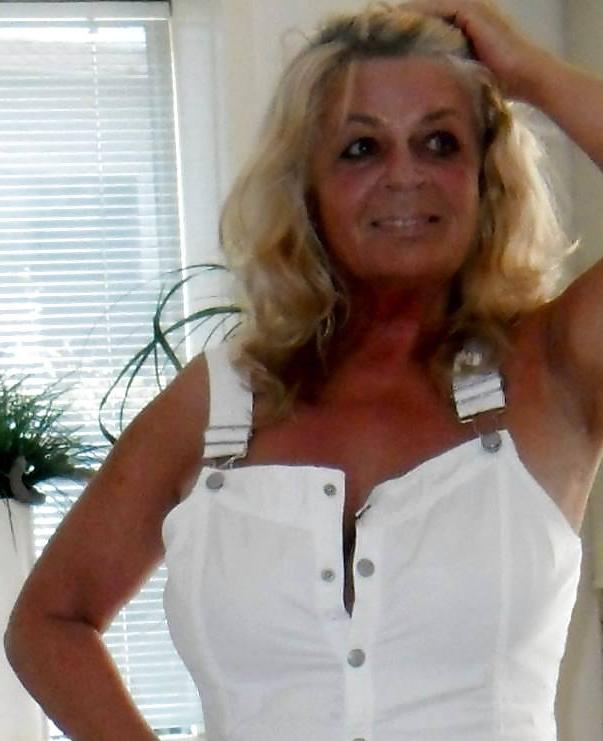 25P OLDER MATURE LADIES, BBWs, GILFs and AGED SLUTS