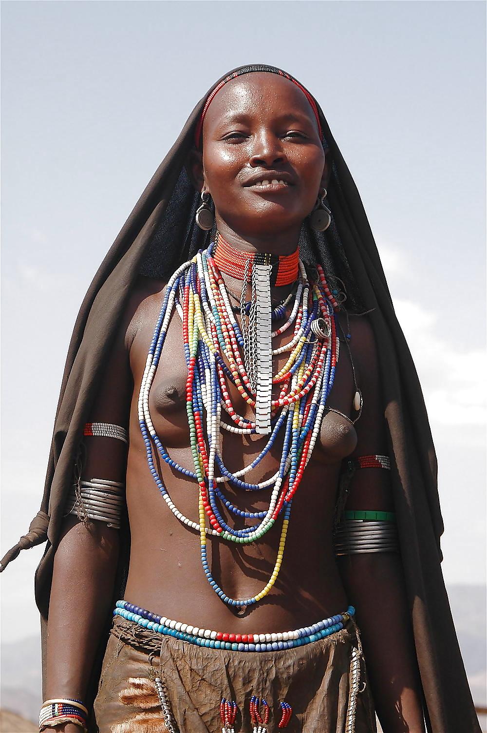 25P Nude africa 4