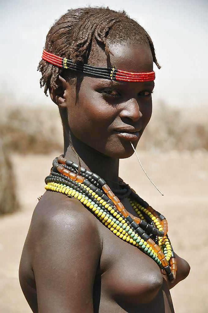25P AFRICAN TRIBES 01