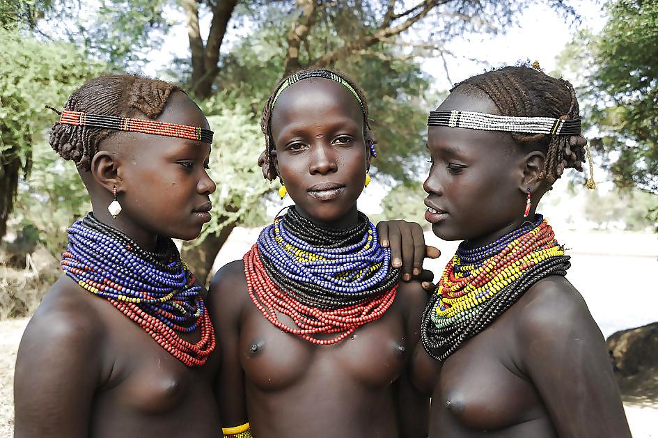 25P AFRICAN TRIBES 01
