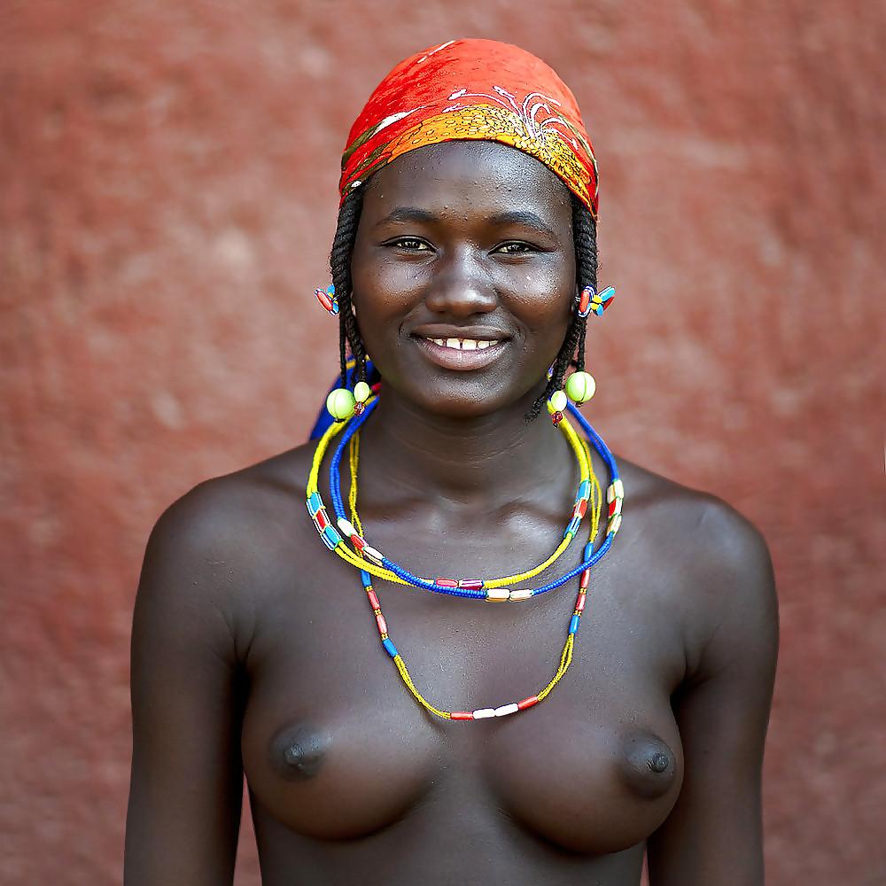 25P AFRICAN TRIBES 01