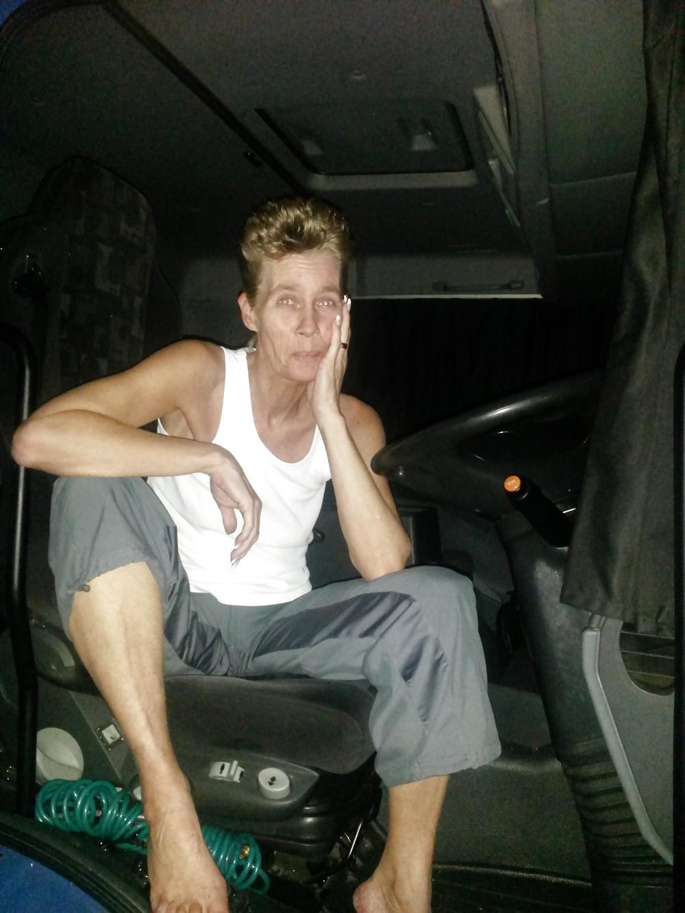 25P Trucking,licking and fucking all holes