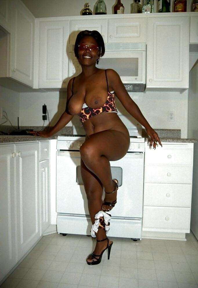 25P Sexy African Milf From The Hood