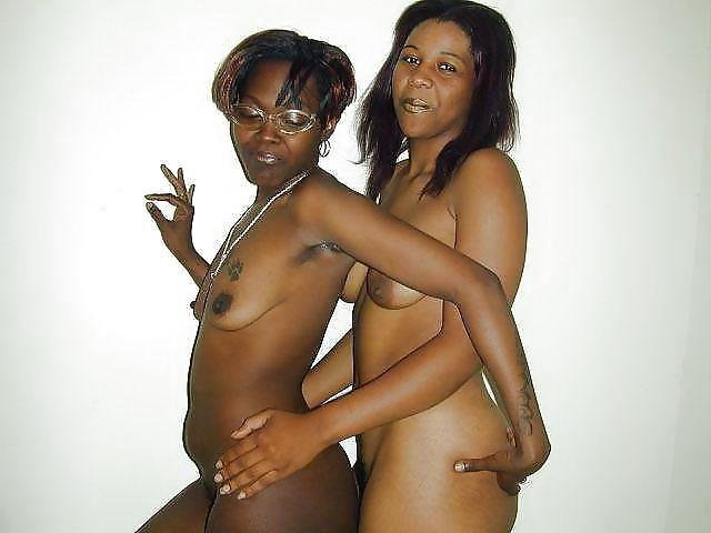 25P Two horny Africans having lesbian fun
