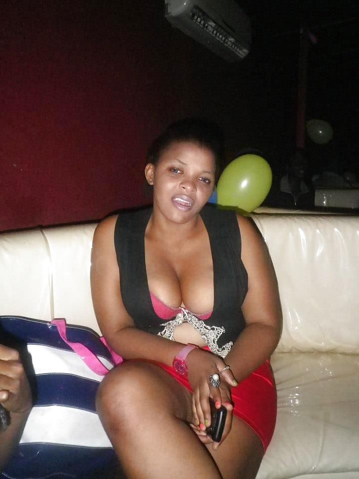 25P Boobs africa atttack..
