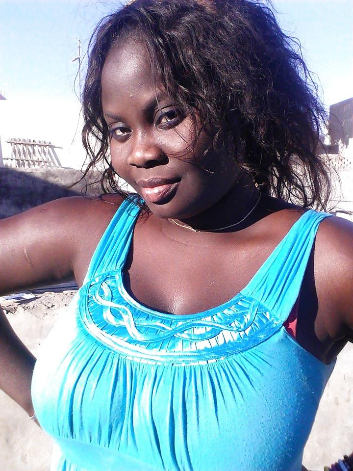 25P Boobs africa atttack..