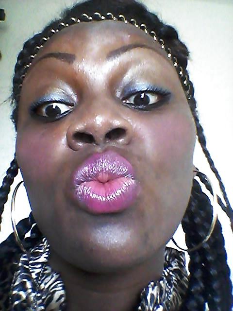 25P Boobs africa atttack..