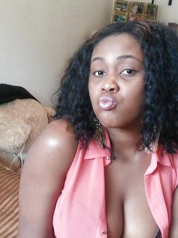 25P Boobs africa atttack..