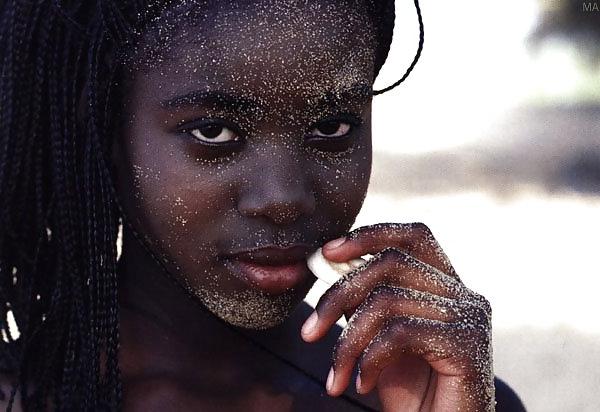 15P Gorgeous African Black Ladies Portraits