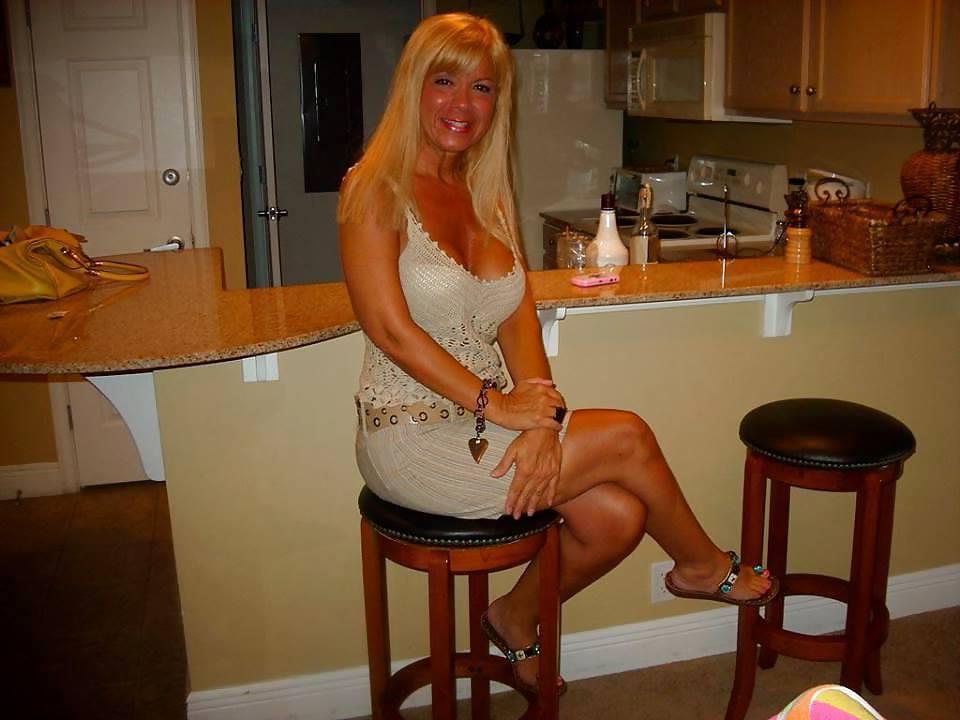 25P AGED WOMEN 2 GO HARD