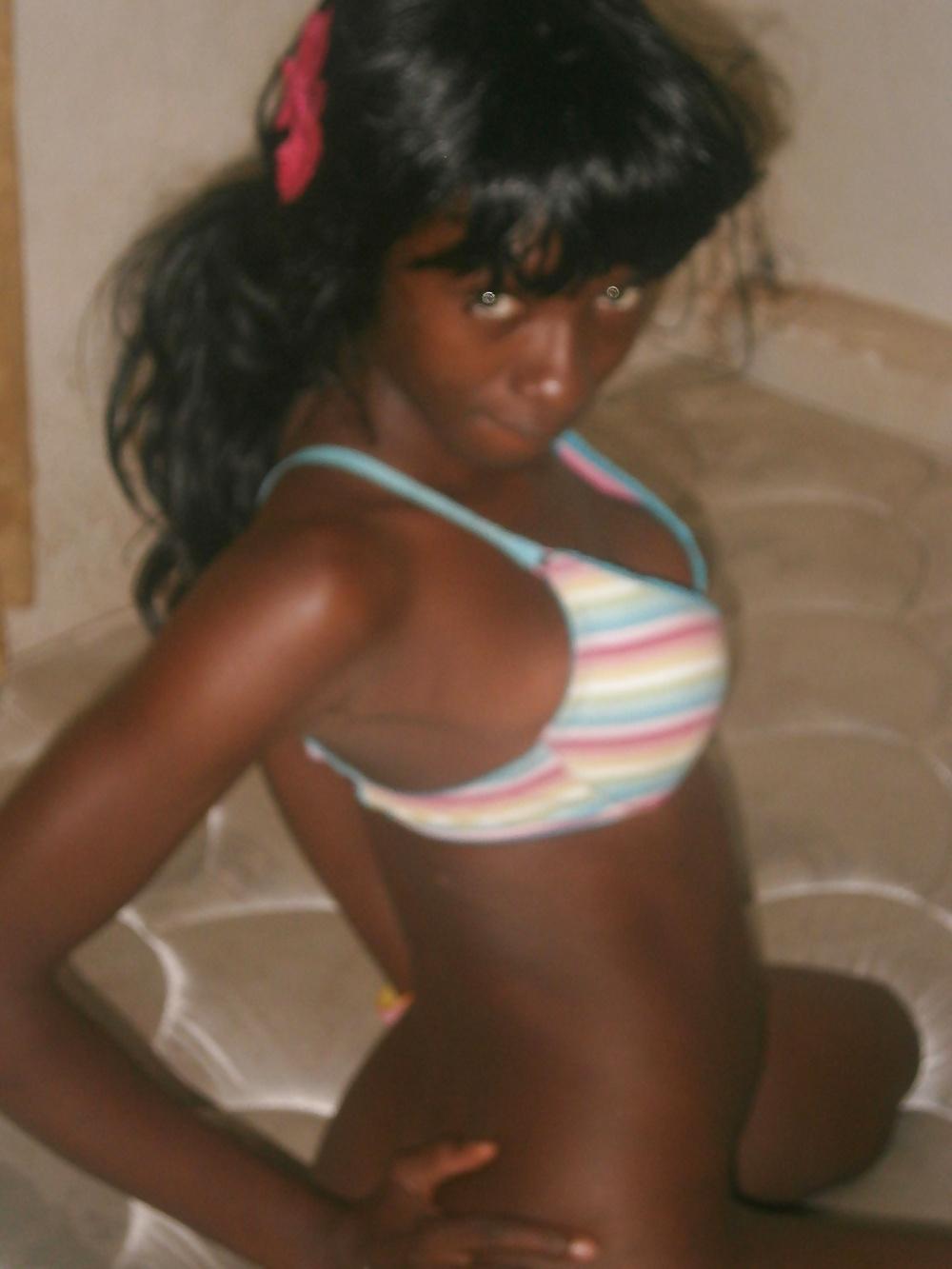 25P West african pussy 2