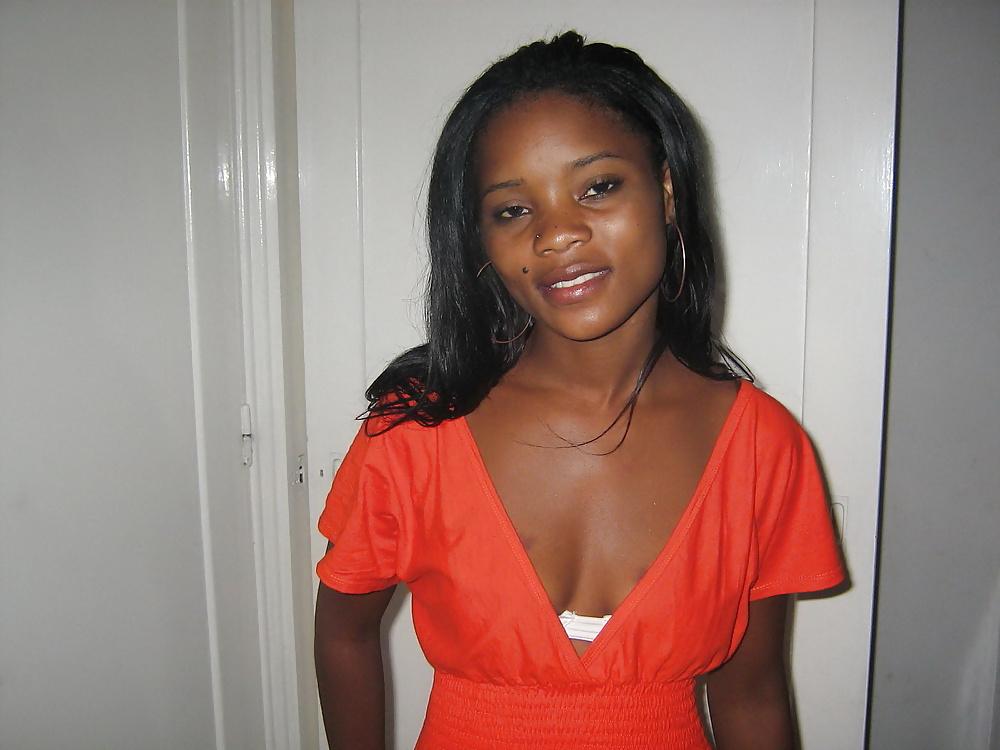 14P African girl sucking white dick