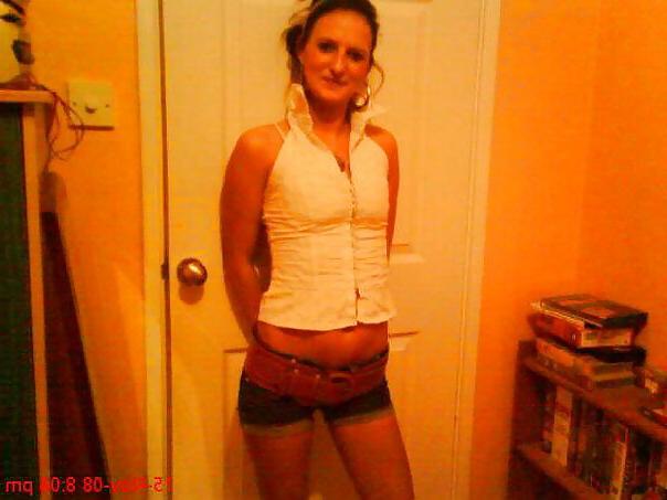 11P Skinny Chav mom aged 26 from Hull British , English, UK