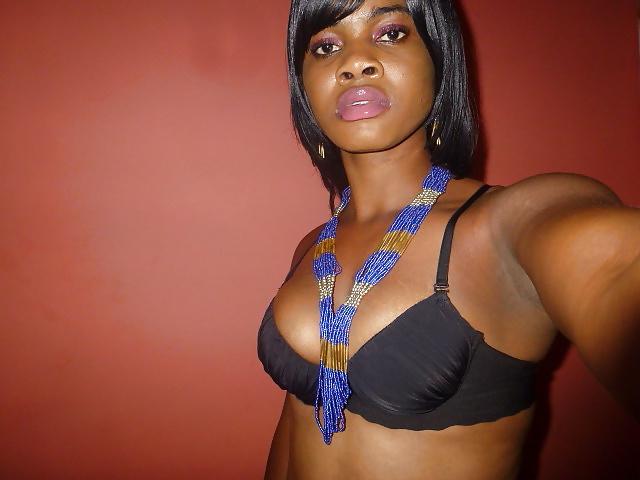 21P African Beauty Exposing - selfshots