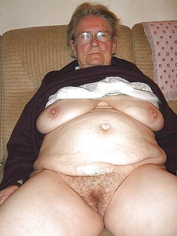 25P Granny aged 70 with hairy pussy