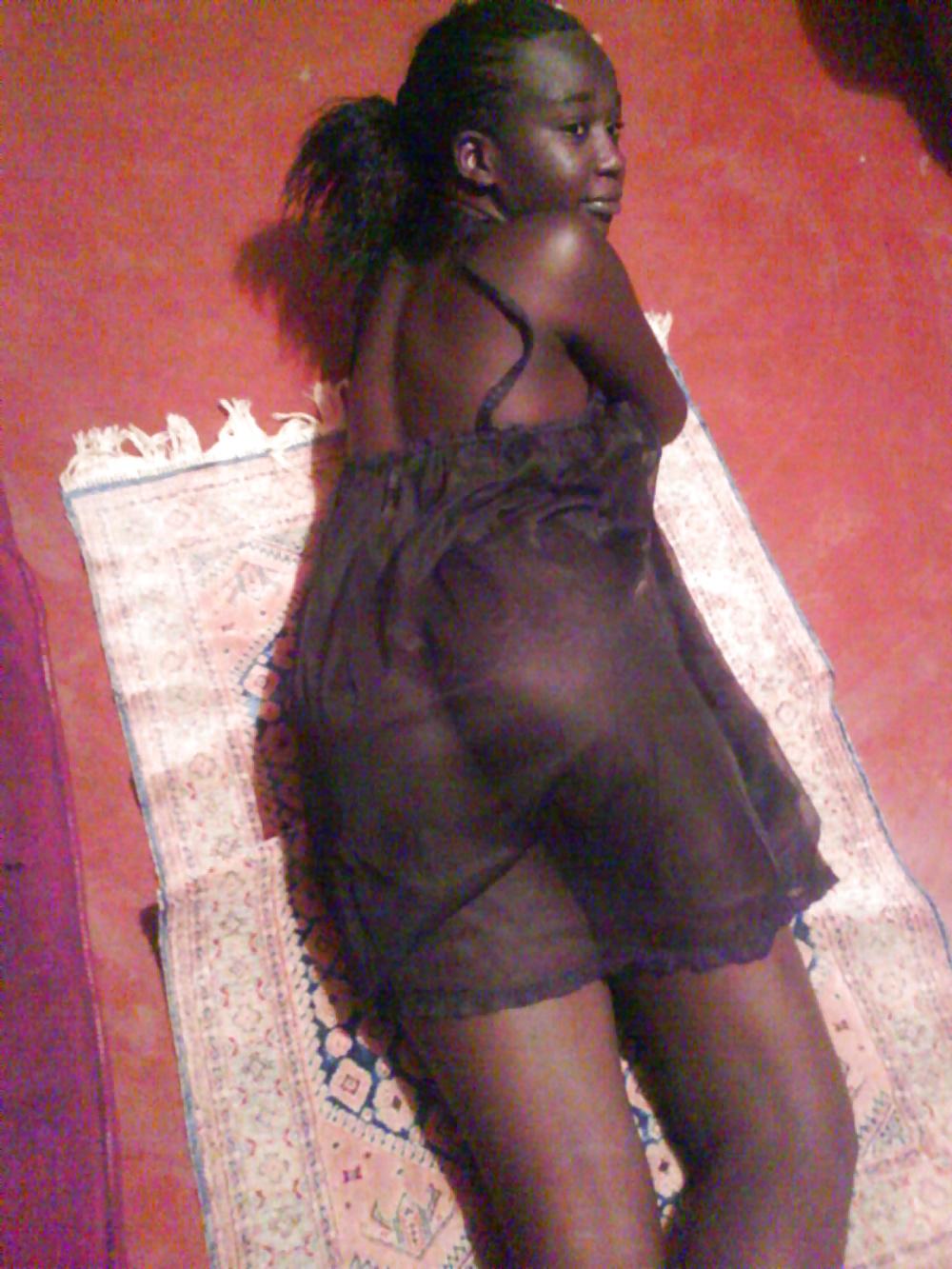 25P Janis 19 years from Kenya Africa, so hot fucking girl