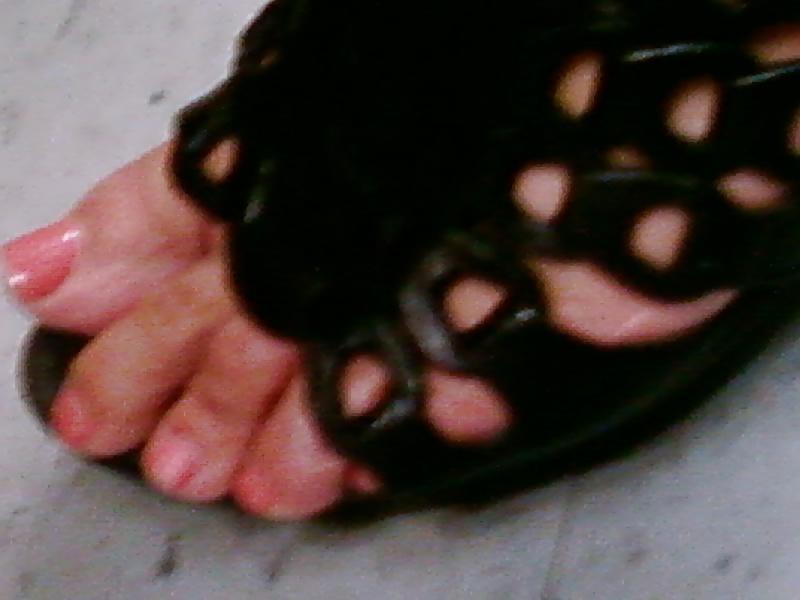 25P Candid Feet From South Africa