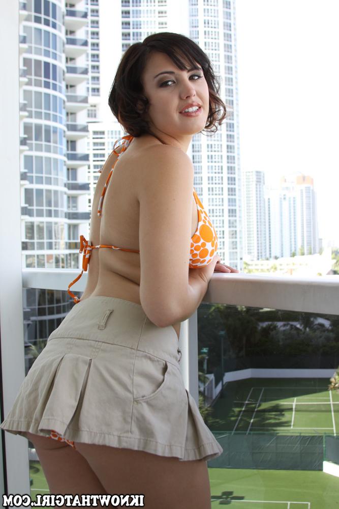 16P Foxy teenage amateur Brooke Lee Adams uncovering her tempting curves
