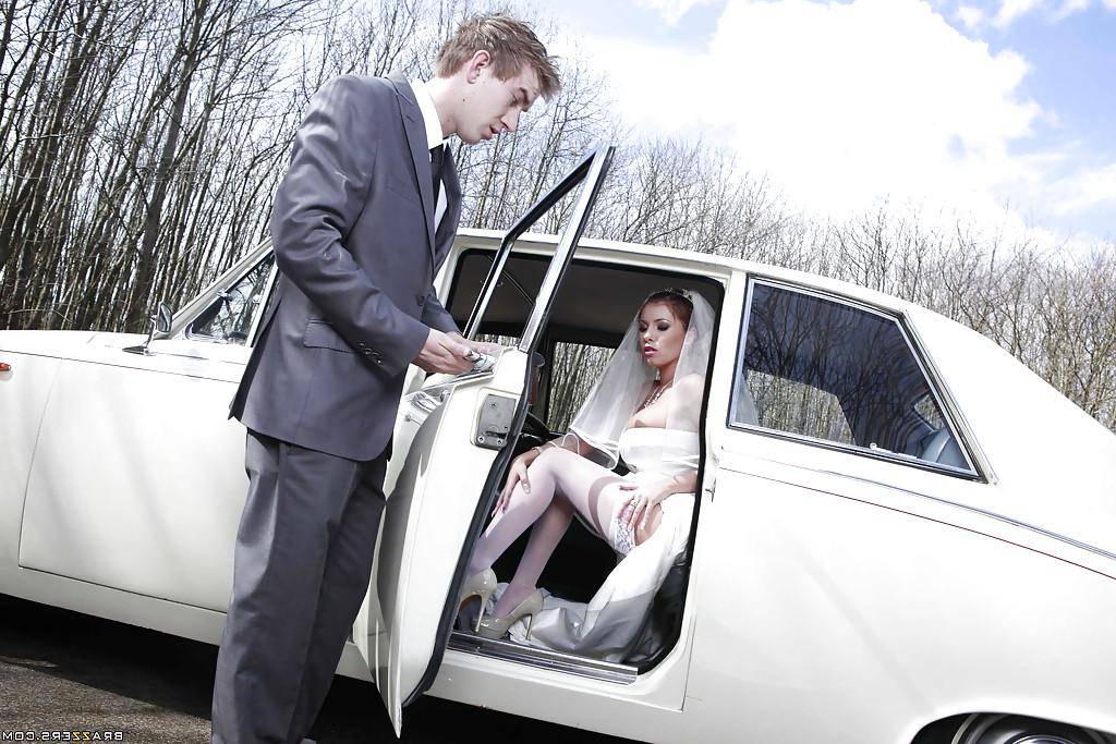 16P Juggy bride gives head and gets her holes drilled tough outdoor