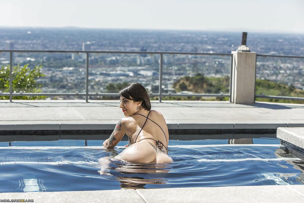 16P Tattoo model Dollie Darko posing nice ass outdoors in bathing suit