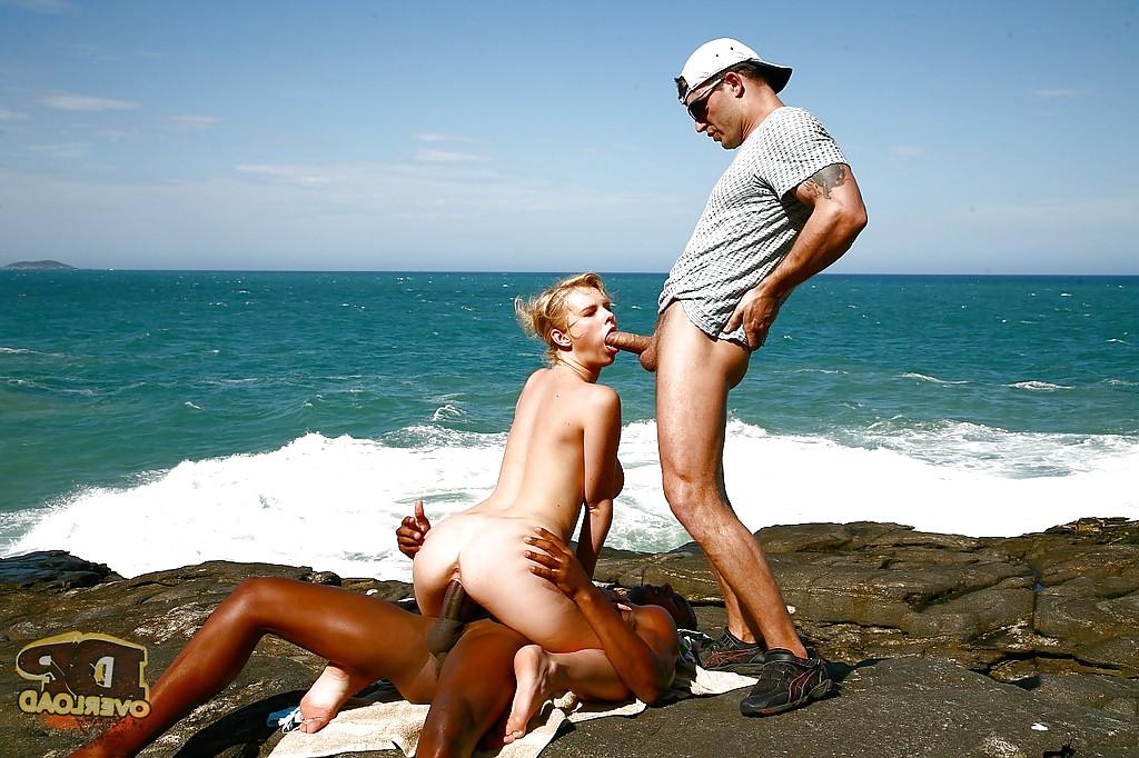 16P Outdoor threesome fuck with Tarra White and her black friend