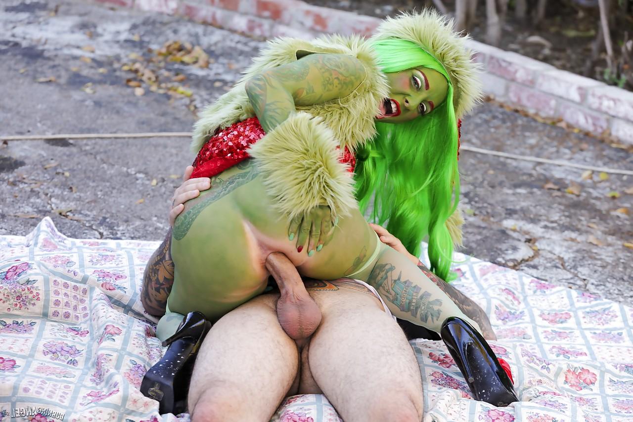 15P Tattooes cosplay girl Joanna Angel ass fucking and deepthroating outdoors
