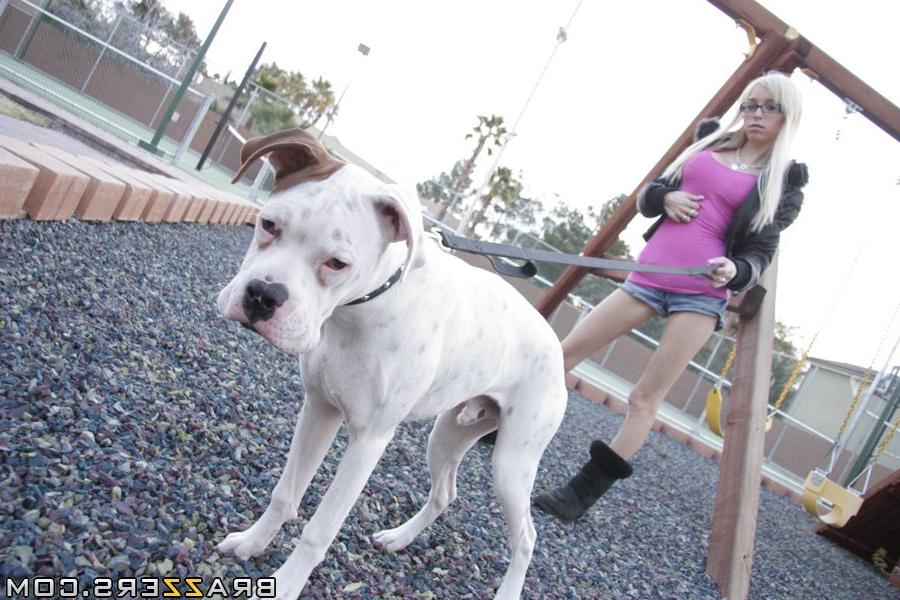 16P Morgan Layne meets a stranger outdoor to get penetrated hardcore