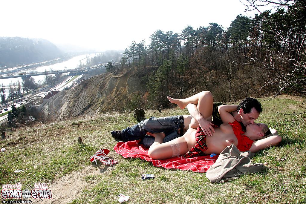 16P Sexy MILF with big melons Sandra R gets nailed hardcore outdoor