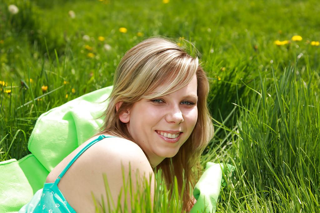 16P Upskirt non nude posing outdoor from a big tits teen babe Sue A