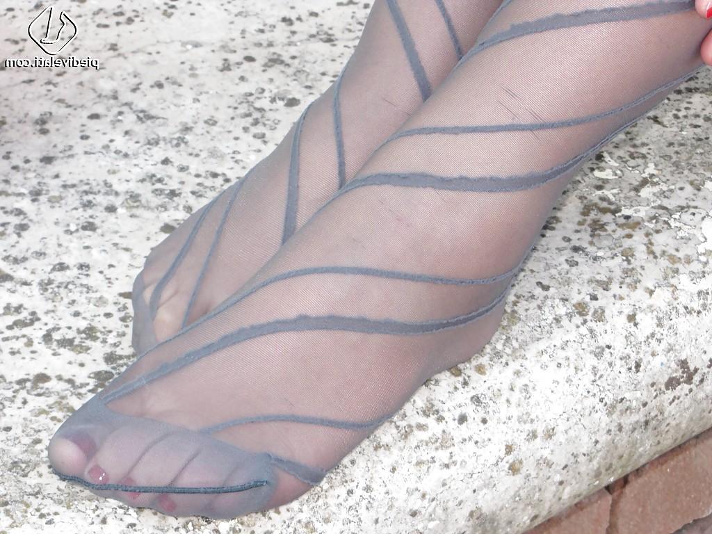 16P Blonde fatty babe Vanessa showing her sexy legs outdoor