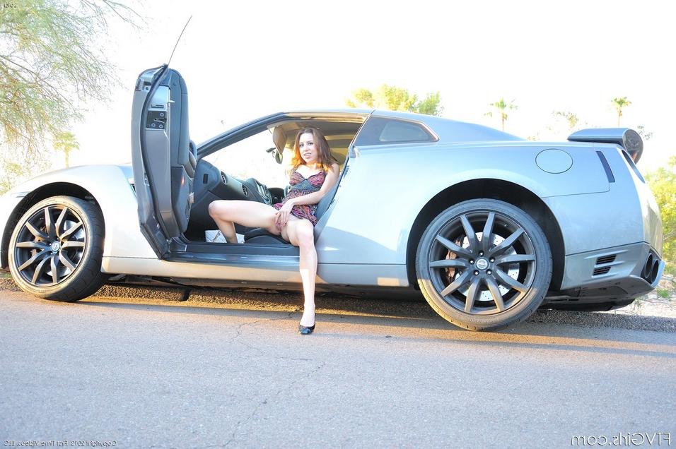 15P Very skinny girl in short dress gives naked outdoor upskirt & masturbates