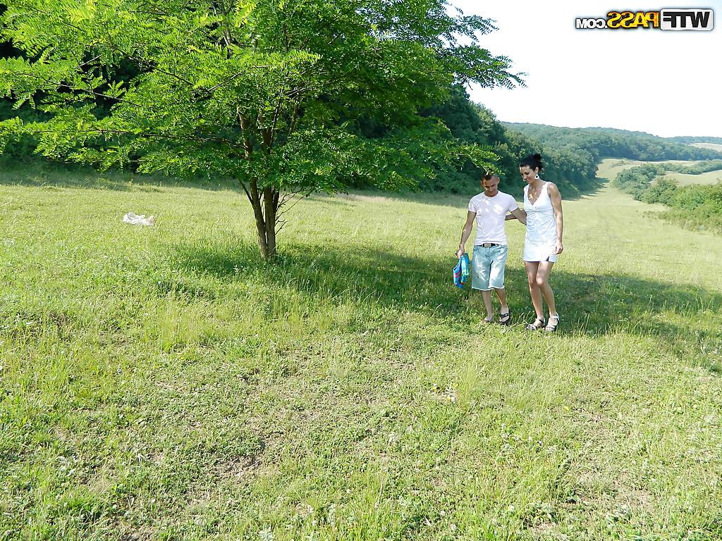 16P Horny amateur couple make some hardcore action on camera outdoor