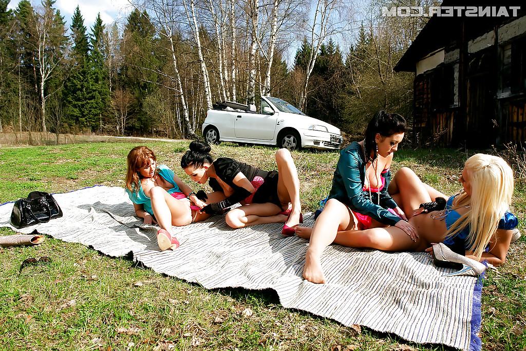 16P European fetish ladies enjoy wet lesbian foursome outdoor