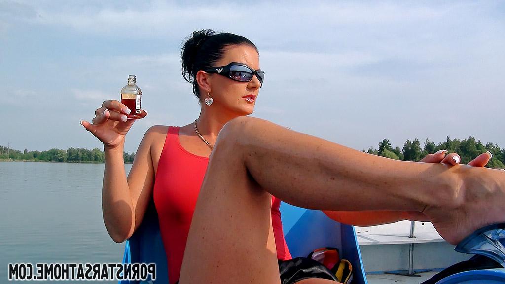 16P Sexy babe in sunglasses Celine Noiret teasing her pussy and pissing outdoor