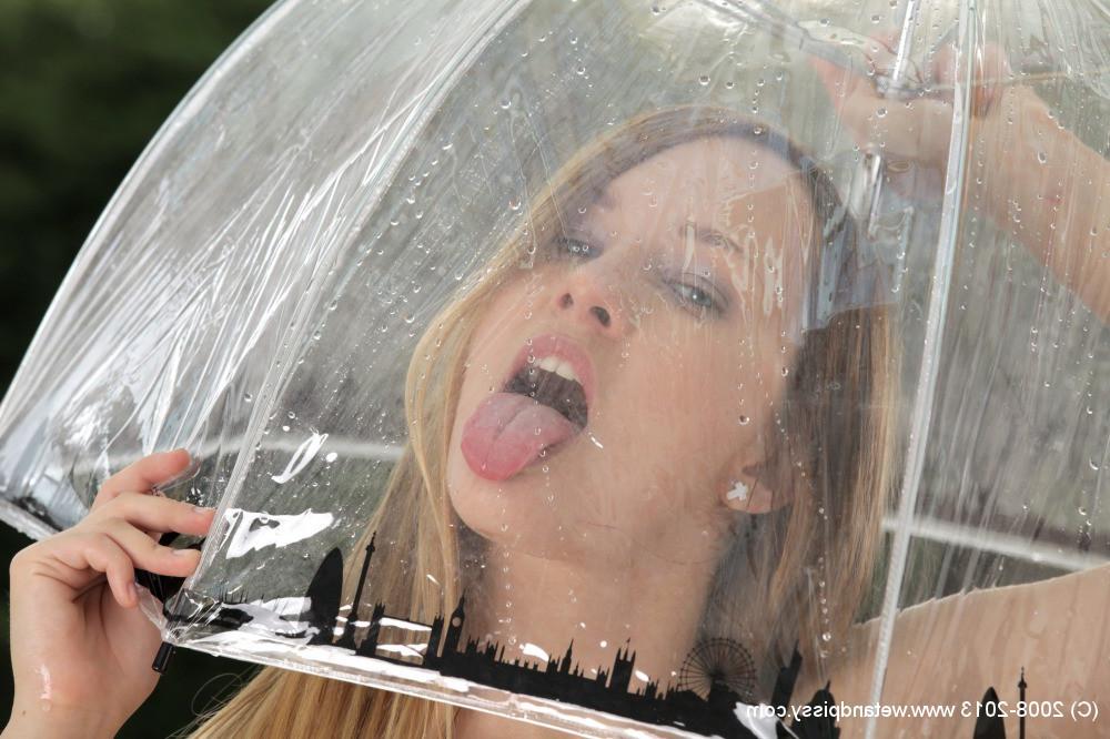 16P Outdoor pissing session features hot babe with tight ass Blue Angel