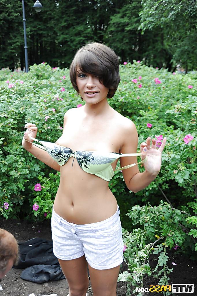 16P Amateur brunette babe with fuckable body changing her clothes outdoor