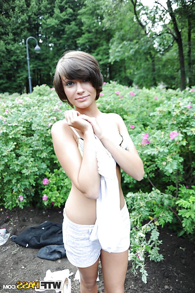 16P Amateur brunette babe with fuckable body changing her clothes outdoor